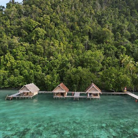 Terimakasih Homestay Pulau Mansuar Exterior foto