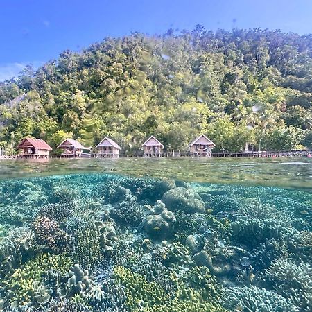 Terimakasih Homestay Pulau Mansuar Exterior foto