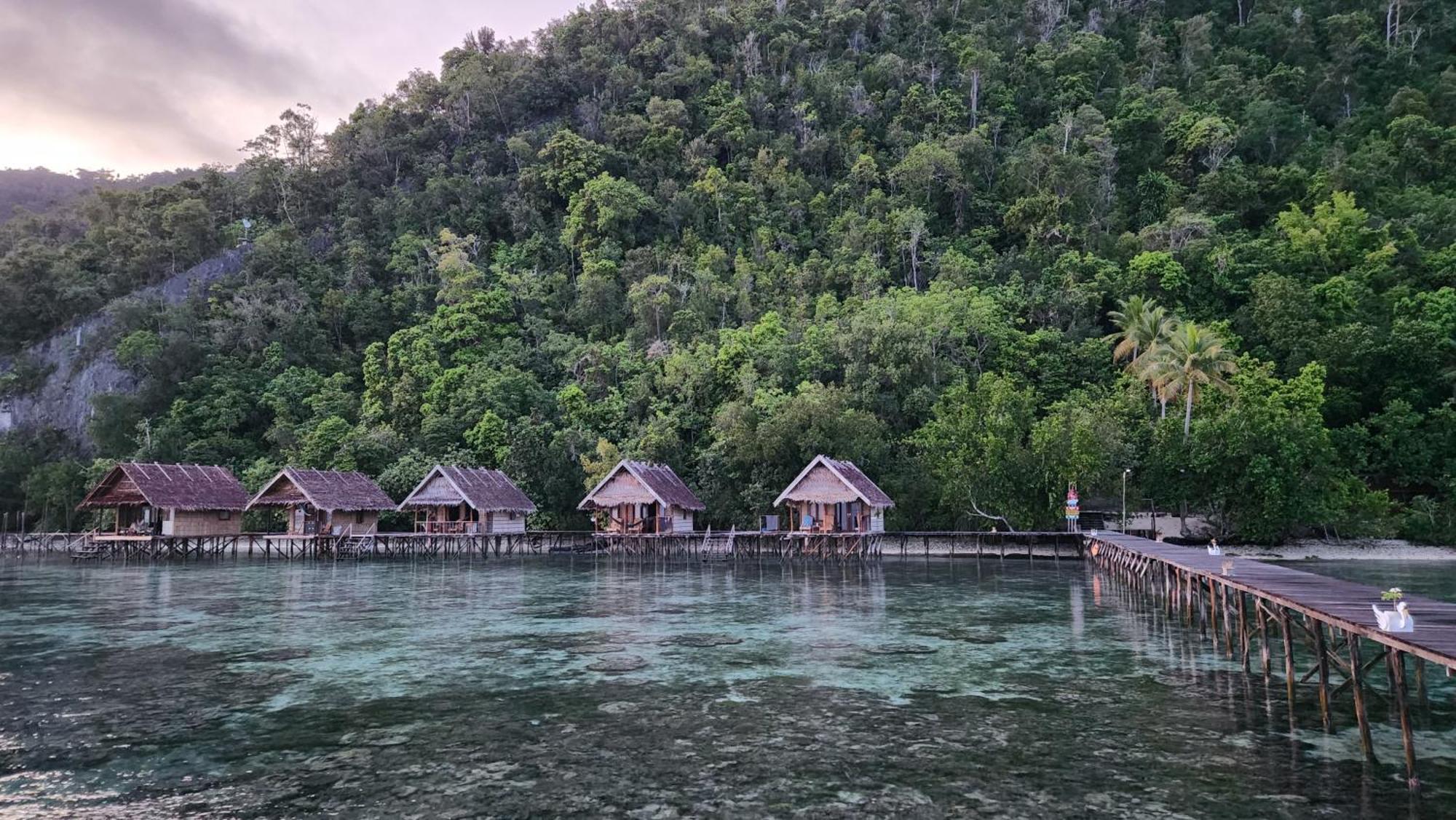 Terimakasih Homestay Pulau Mansuar Exterior foto